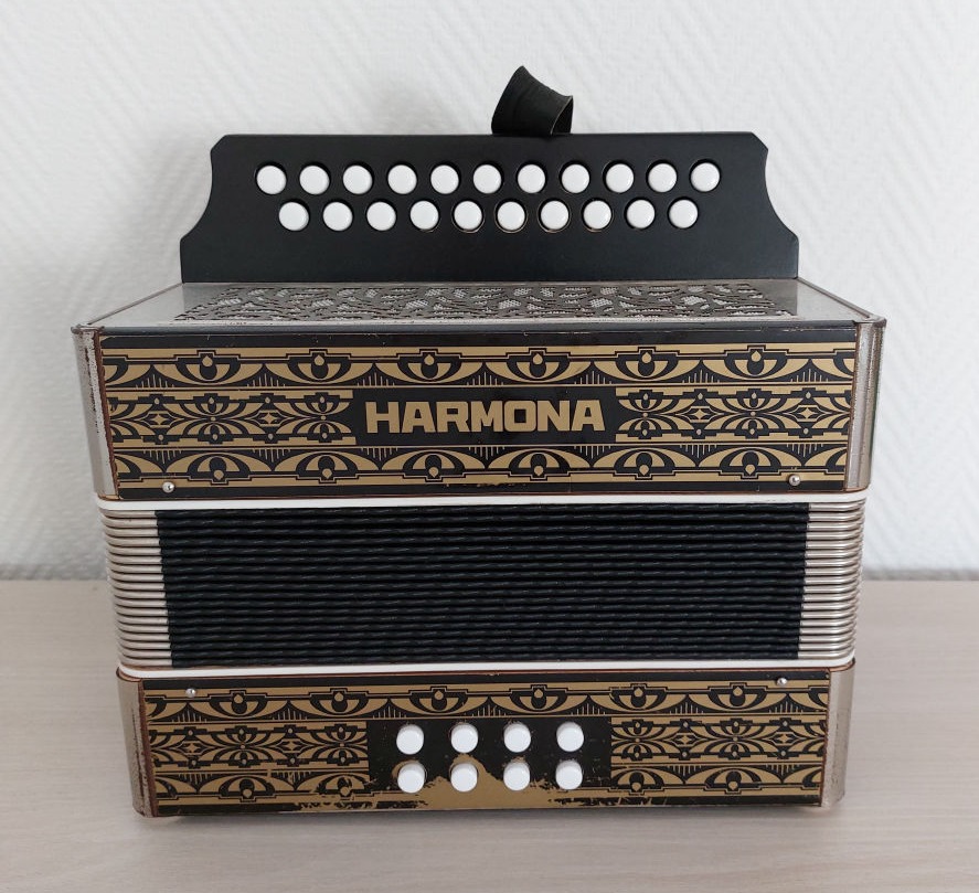 altes Harmona Akkordeon